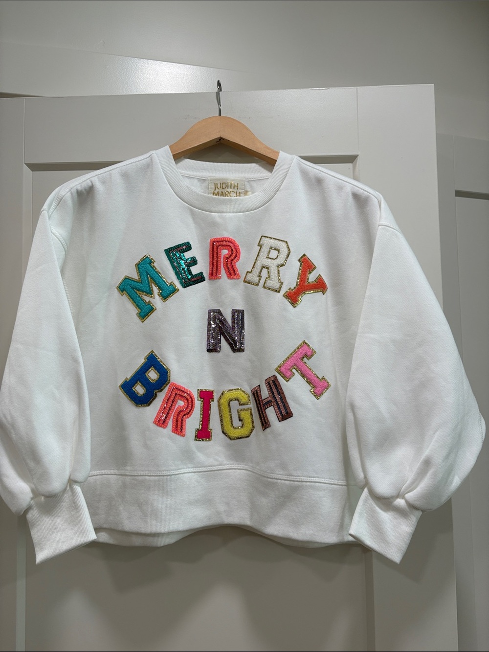 Judith March White MERRY N BRIGHT Sweatshirt—BEAUTIFUL!! Like New! Colorful! S